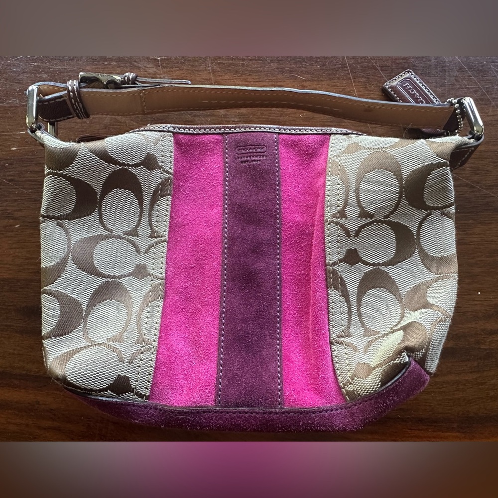 Mini vintage Coach Bag in good used condition.